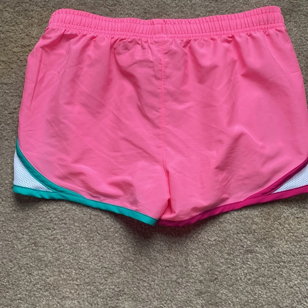 Youth Large Pink shorts - Picture 3 of 3